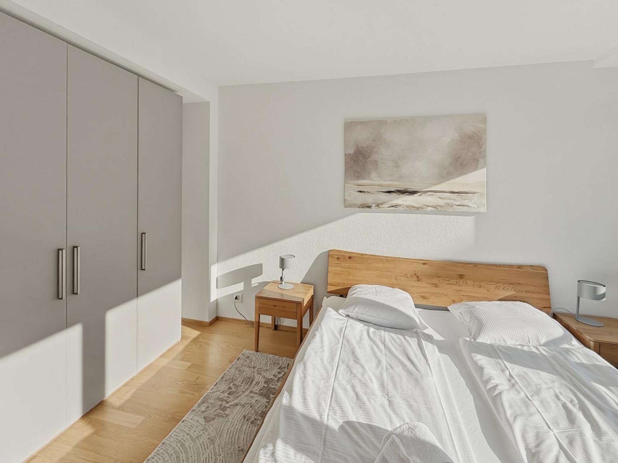 1br With Balcony - West 13 Apartment