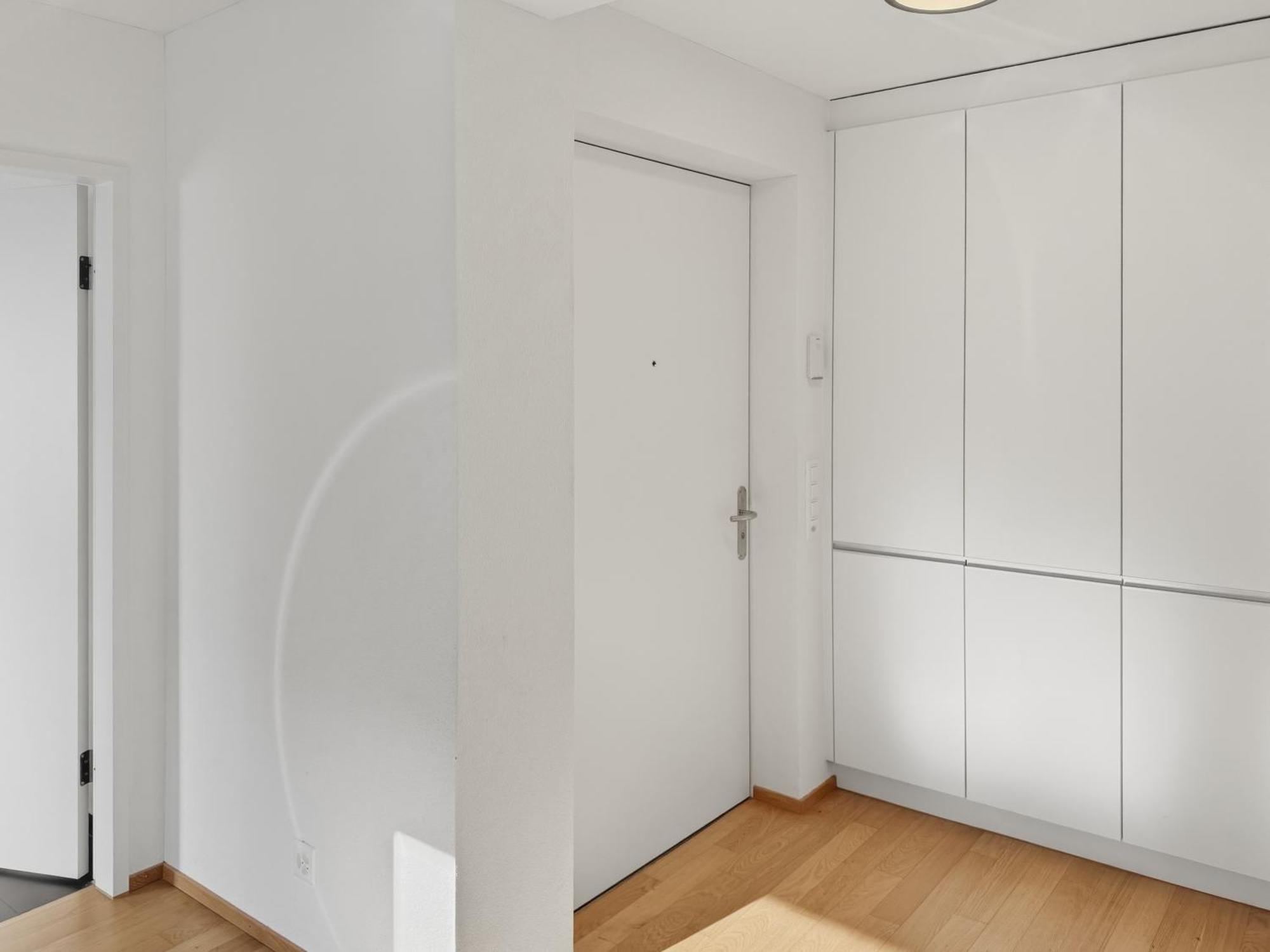 Apartment 1br With Balcony - West 13 *