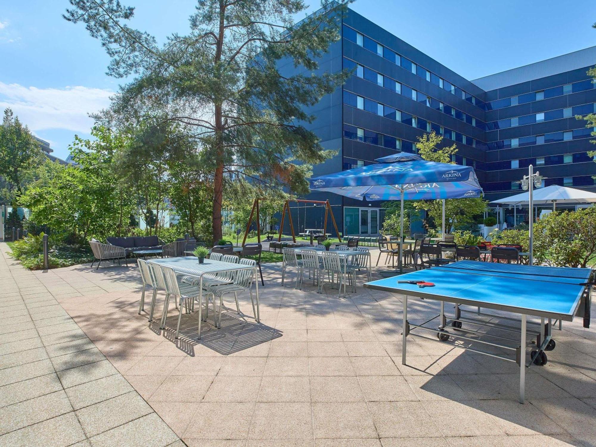 Hotel Ibis West 3*