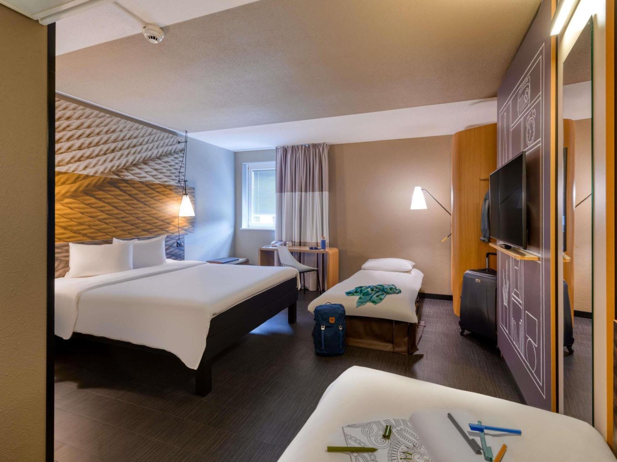 Ibis West
