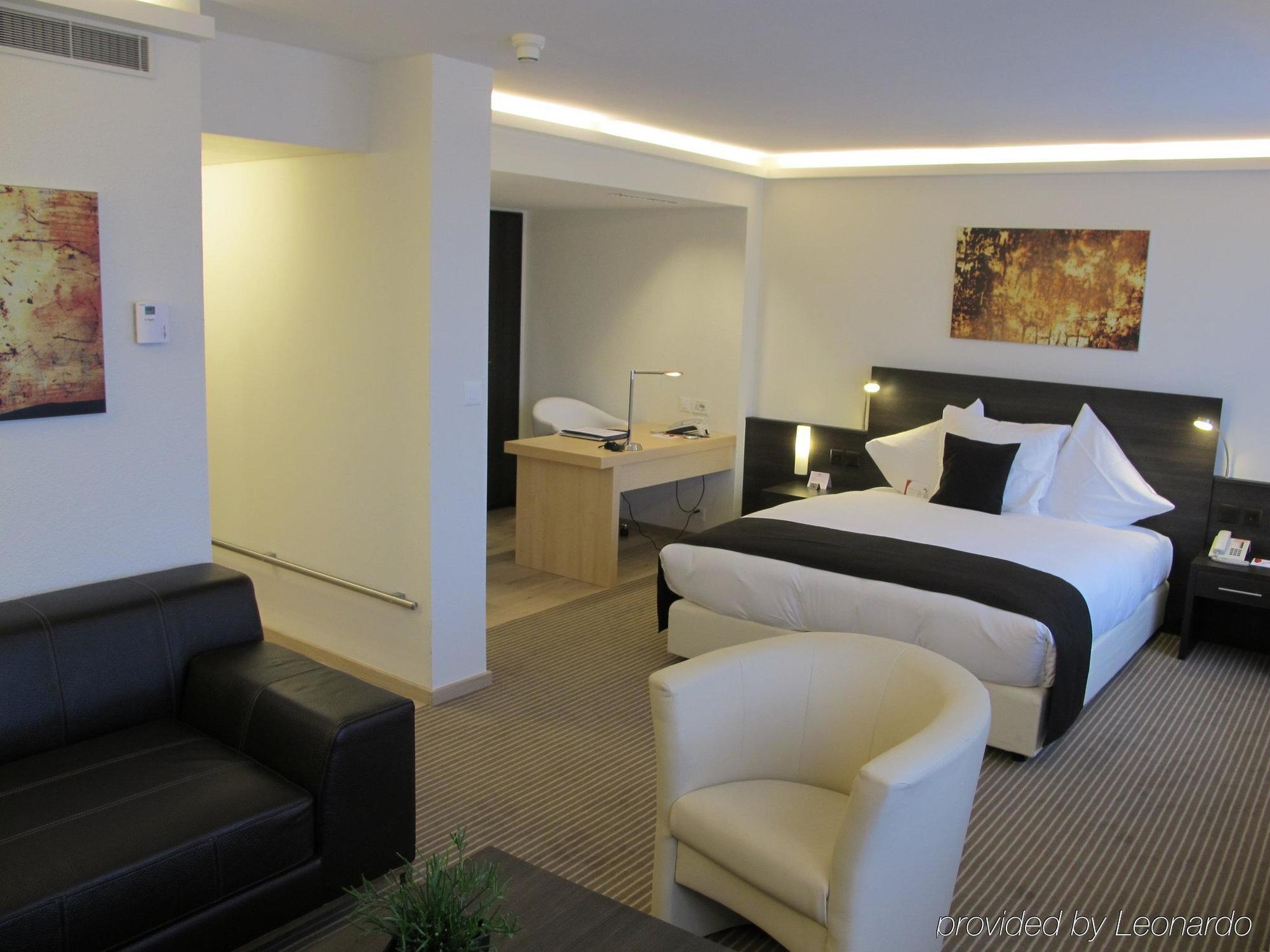 Crowne Plaza By Ihg Hotel