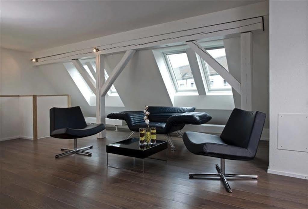 The Henry Self Check-in Aparthotel