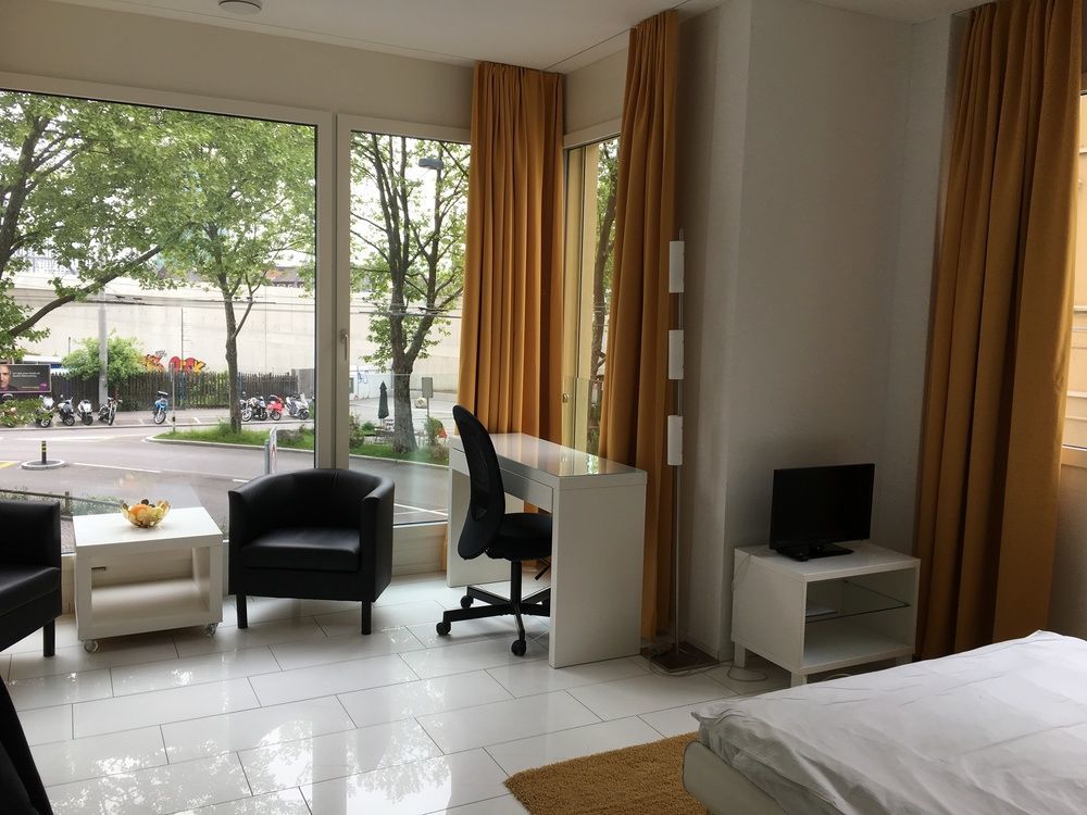 Iq130 3* Zurich