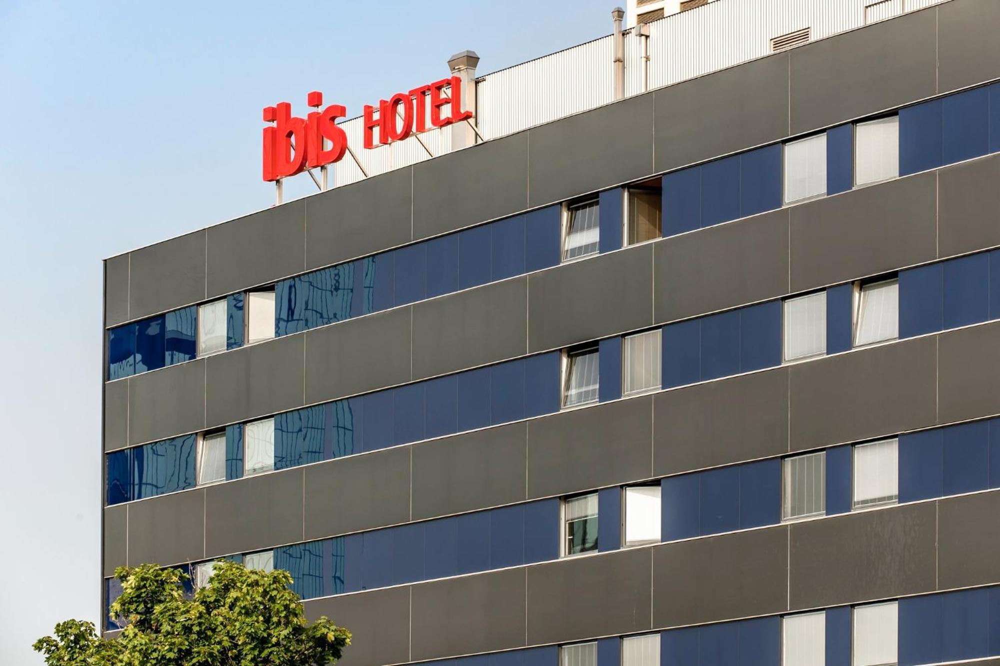 Ibis West Hotel 3*