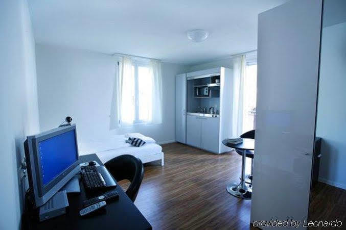 Swiss Star California - Self Check-in * Zurich