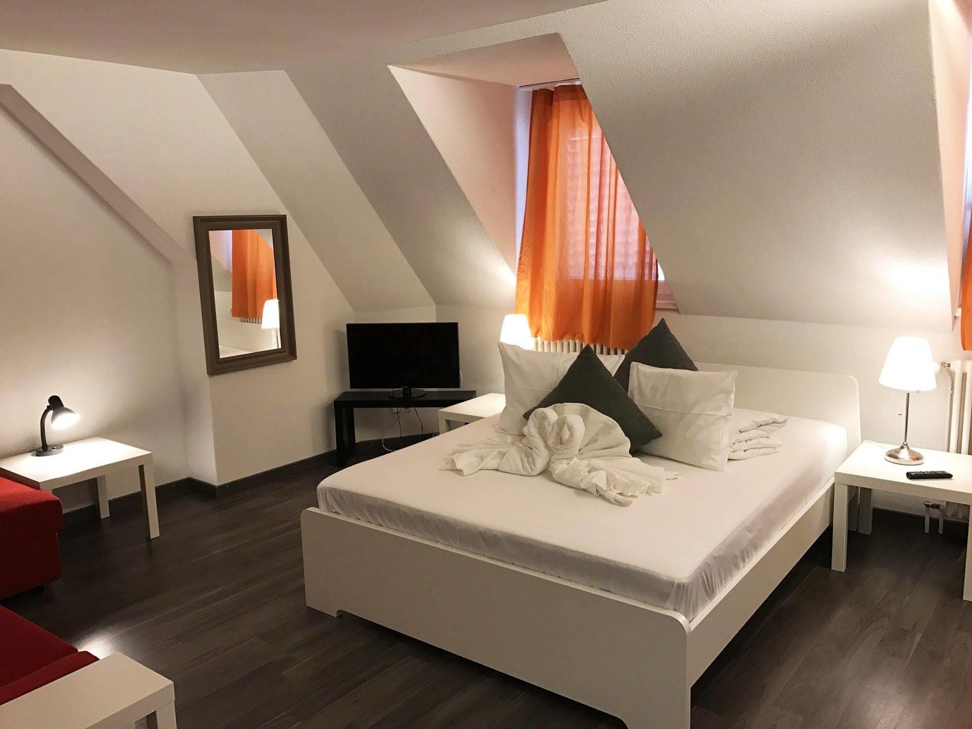 Inside Five 3*