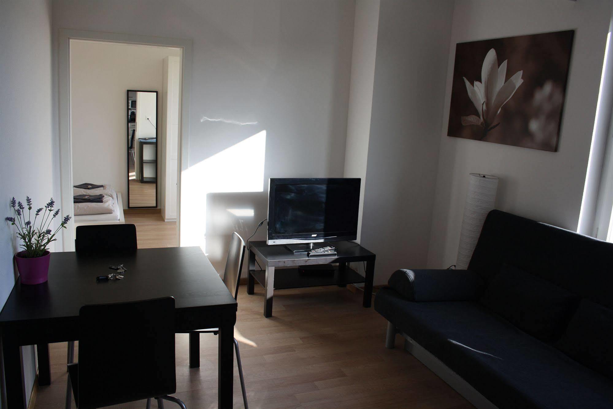 Hitrental Letzigrund - Apartment Zurich
