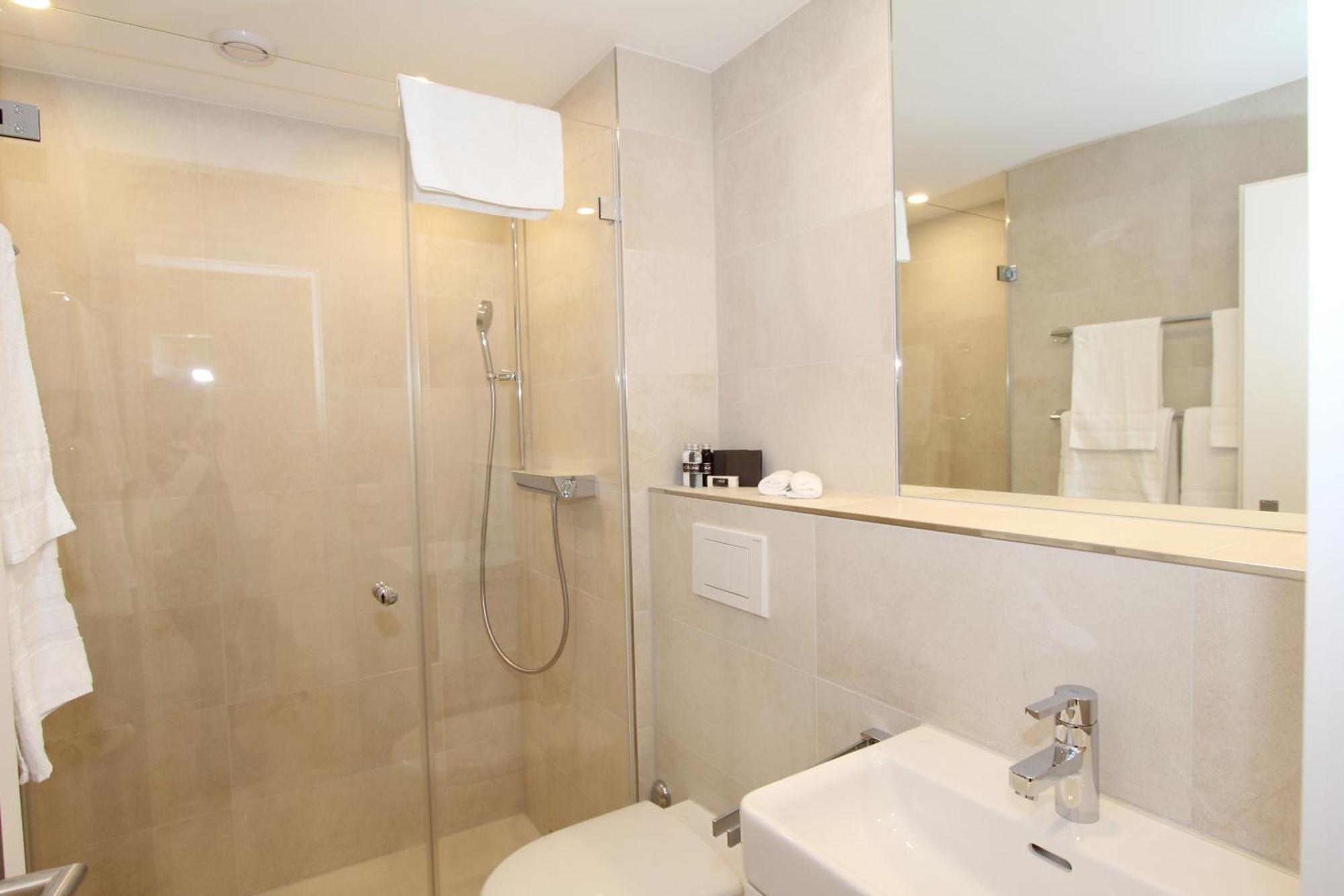 - Forchstrasse Apartment *