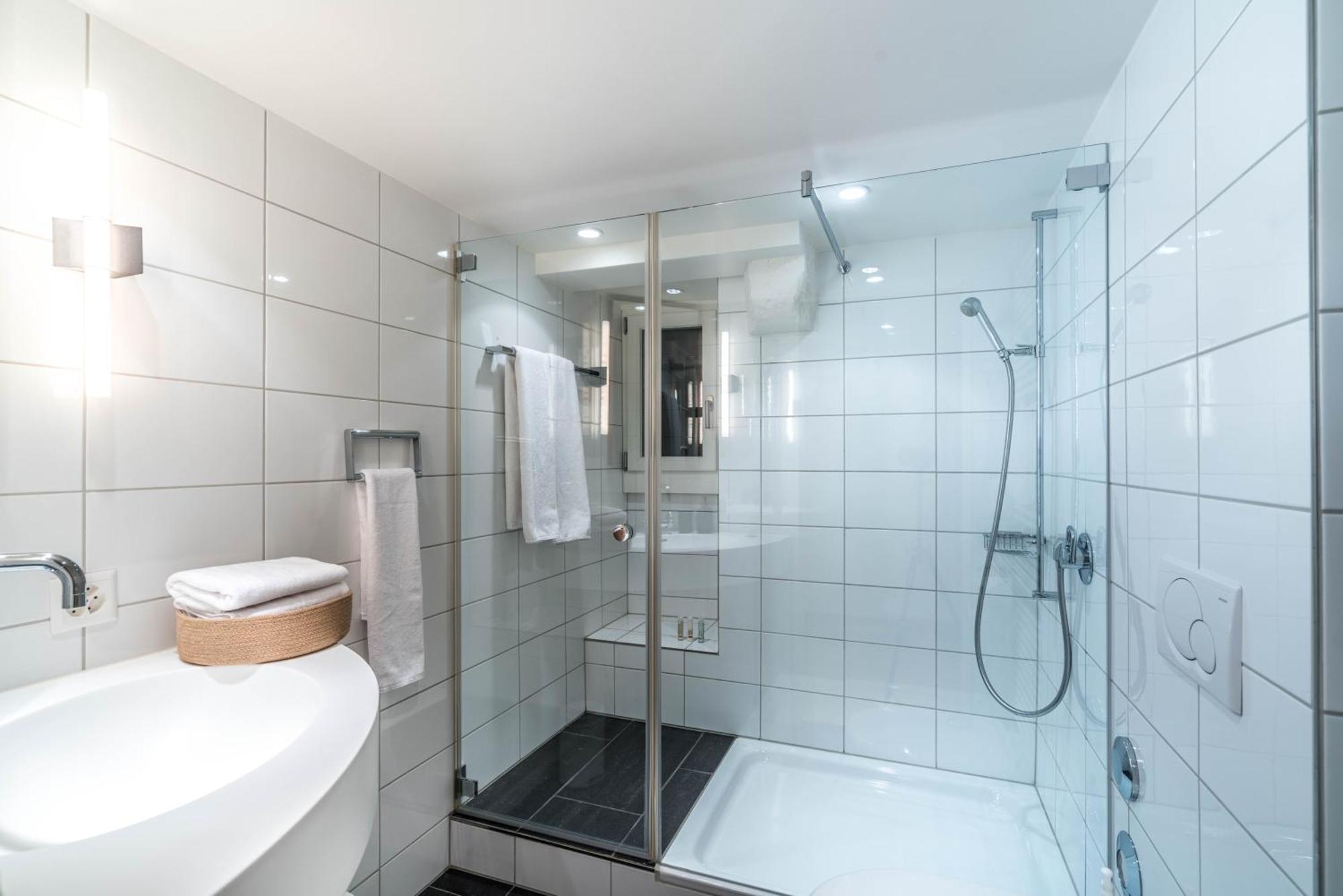 Apartment Lake Side Location Bellevue