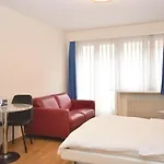 Executive Studio - Crown 12