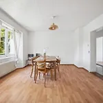 Homey Comfort In Oerlikon