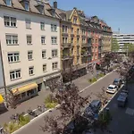 Downtown Deluxe Studio With Queen Bed Be-35