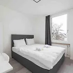 Urban Oasis With Queen Bed And View Be-22