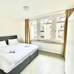 Urban Oasis With Queen Bed And View Be-18