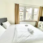 Urban Oasis With Queen Bed And View Be-18