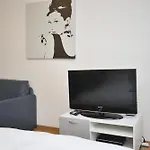 City Studio - Crown 25