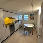 Apartment Hitrental Limmatquai Zurich