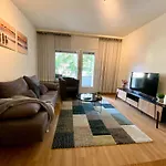 Modern Eingerichtete Stadtwohnung In Wollishofen