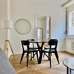 Citycentral 2 Bedroom Flat Near Main Station Apartment *