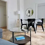 Citycentral 2 Bedroom Flat Near Main Station * Zurich