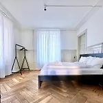 Apartment Citycentral 2 Bedroom Flat Near Main Station *