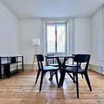 Citycentral 2 Bedroom Flat Near Main Station Apartment *