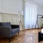 Citycentral 2 Bedroom Flat Near Main Station Apartment *