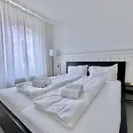 Citycentral 2 Bedroom Flat Near Main Station Apartment