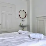 Citycentral 2 Bedroom Flat Near Main Station Apartment Zurich