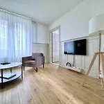 Citycentral 2 Bedroom Flat Near Main Station Apartment