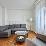 Citycentral 2 Bedroom Flat Near Main Station Apartment *