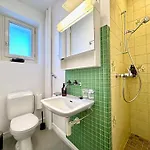 Citycentral 2 Bedroom Flat Near Main Station Apartment