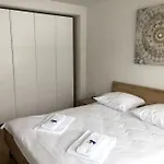 Very Sunny 1Br Flat In The City Center - West4