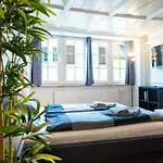 Apartment Hitrental Niederdorf - Zurich
