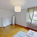Apartment Chic Near Center *