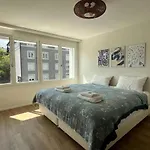 Group Getaway - Floor For 10 Guests -20-