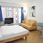 Stylish Studio In Zurich - Crown 11