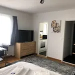 Bright And Quiet Studio In The City Center - Sky1