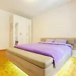 Enjoy And The Super Apartment *
