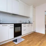 Kaya 1b Zurich