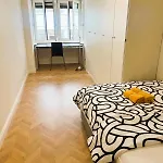 Old Town Apartments In The Heart Of Zurich City Center, Munster - Self Checkin