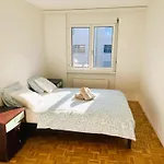 Huge City Center Apartment With Balcony In Zurich, Kars - Self Checkin