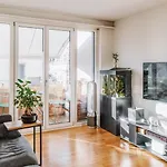 Modern Apartment With Balcony In Zurich Center A Hoh - Self Checkin