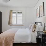 Saint - 90 Qm, 3 Schlafzimmer, Balkon & Kostenloser Parkplatz * Zurich