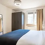 Apartment Saint - 90 Qm, 3 Schlafzimmer, Balkon & Kostenloser Parkplatz *