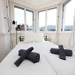 Basic & Cozy & Walkable Apartment