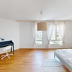 3Br Home With The Basics Covered
