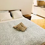 Zurich City Center Apartments Next To Zurich Hb Main Train Station La - Self Checkin