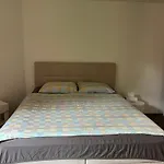Beautiful And Bright Studio Flat Right In Front Of Zurich Lake