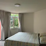 Beautiful And Bright Studio Flat Right In Front Of Zurich Lake